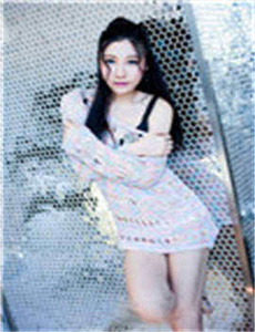 《室友把我J玩硬了-美艳人妻》
