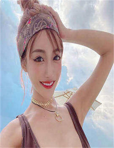 《被俩个黑人前后破苞的女人-草逼123》